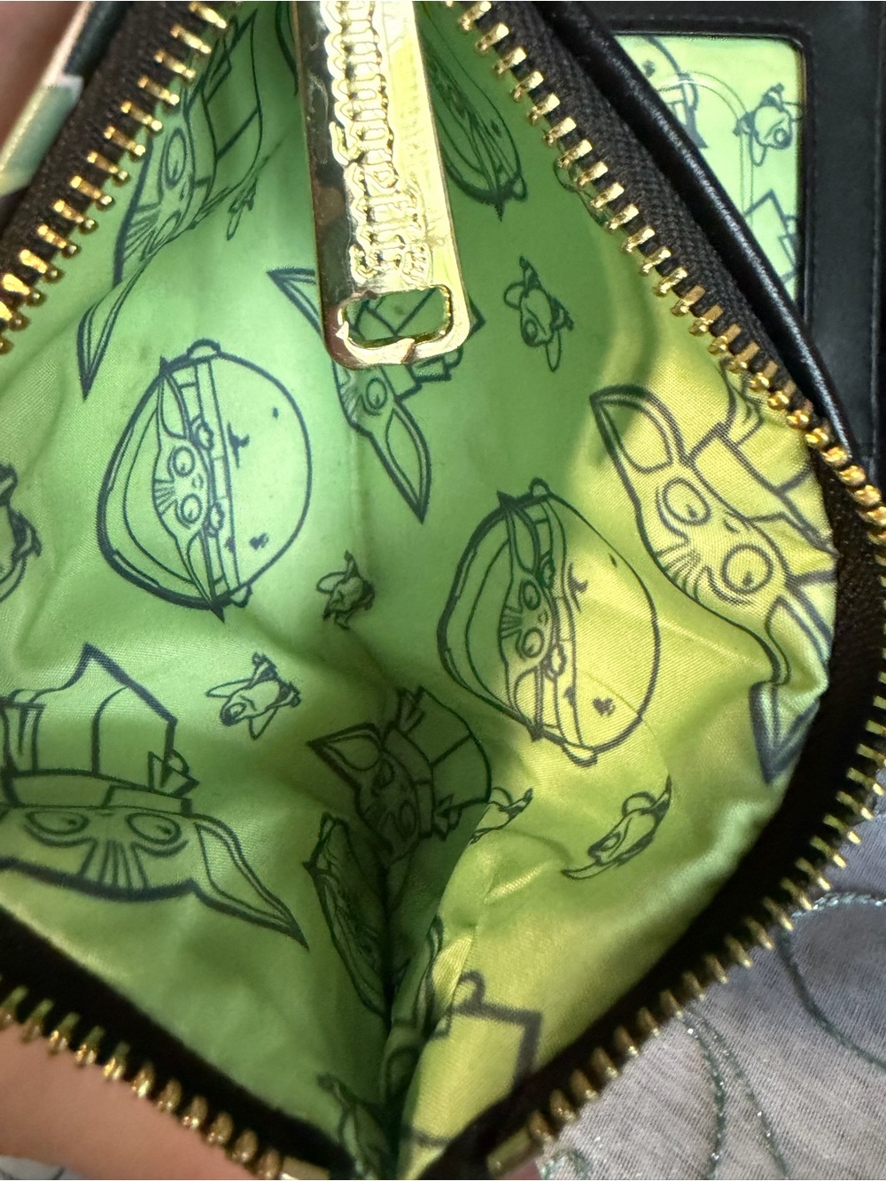 Loungefly Star Wars The Mandalorian Grogu (Baby Yoda) Wallet - Picture 10 of 11